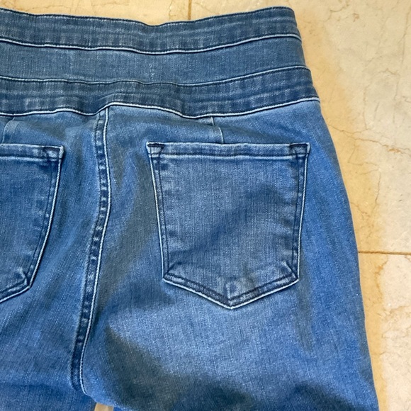 J Brand High Waist Three-Button Four-Pocket Jeans, Slim Leg, Sz 25” x 29” Inseam - Picture 12 of 14